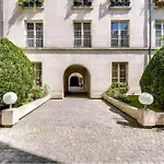 Modern & Colourful 3Bd For 9 Guests In Le Marais!